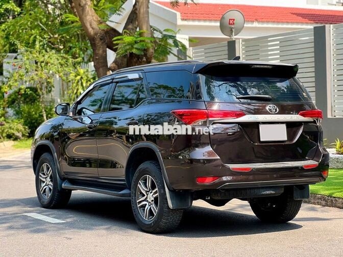 Toyota Fortuner 2019 Màu Ruby - nội thất Nâu