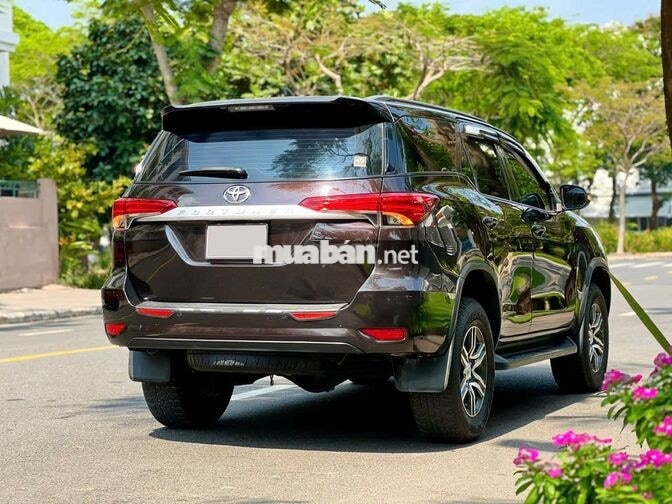 Toyota Fortuner 2019 Màu Ruby - nội thất Nâu