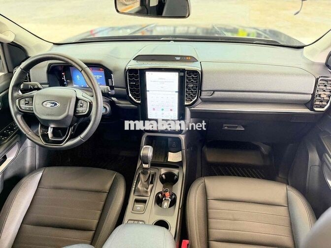 Ford Everest Sport 2023 XHĐ VAT cao