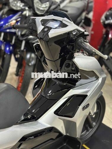 Honda Air Blade 150 Bạc Poche.Xe khỏi bàn.BSTP