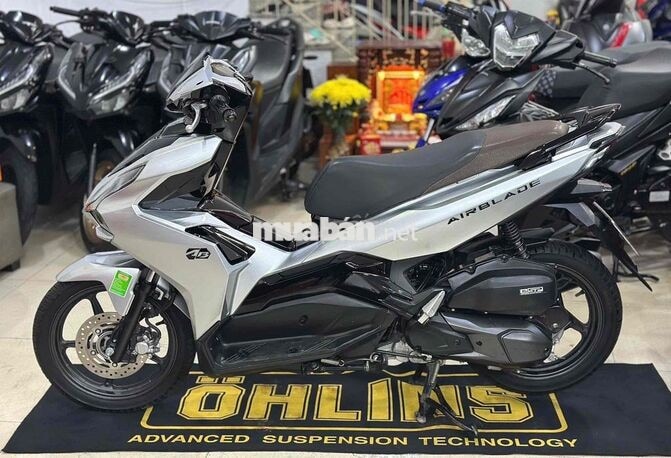 Honda Air Blade 150 Bạc Poche.Xe khỏi bàn.BSTP