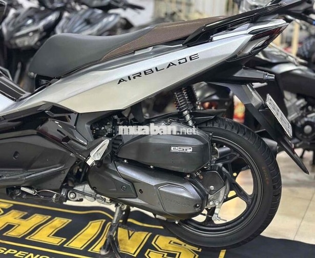 Honda Air Blade 150 Bạc Poche.Xe khỏi bàn.BSTP