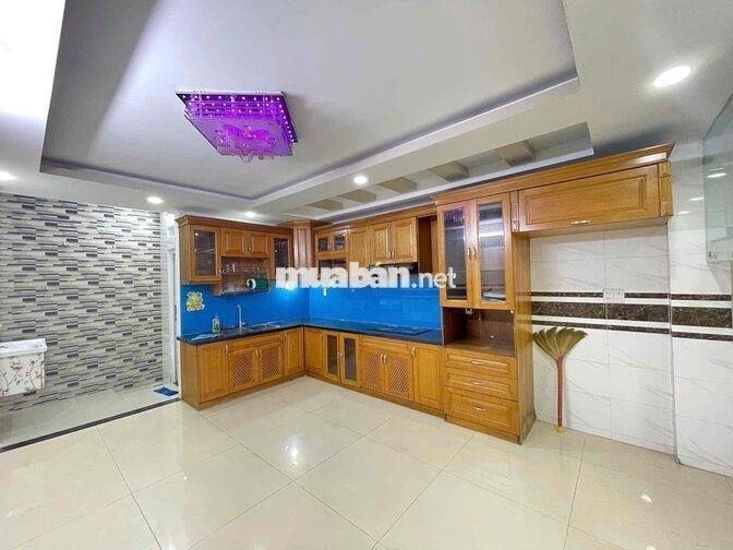 Nhà bán HXH 6m, KDC sầm uất, tiện kinh doanh