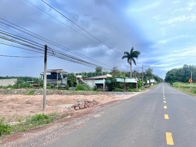2tr5/m2 ngay KCN Minh Hưng cách QL13 đúng 700m