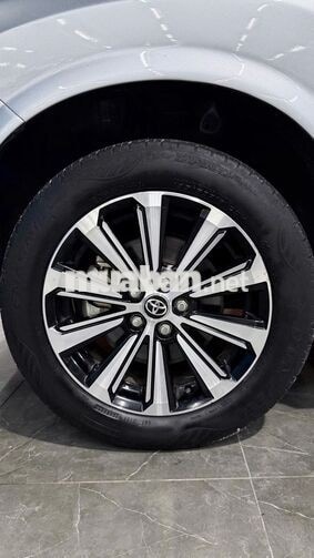 Toyota Avanza Premio 2022 BẠC