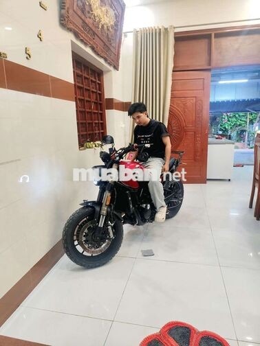 Benelli Leoncino 2018 odo 50k