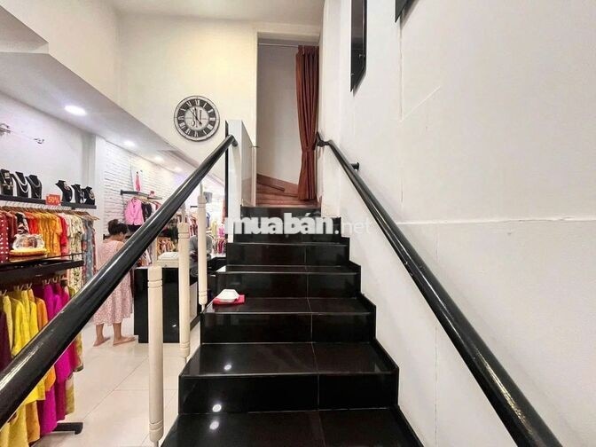 MẶT TIỀN HAI BÀ TRƯNG - NHÀ THỜ TÂN ĐỊNH - 4,3x20m - 3 TẦNG - 70 TRIỆU