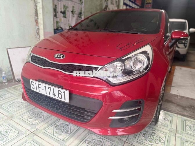 Kia Rio Hatchback 5 chỗ màu Đỏ