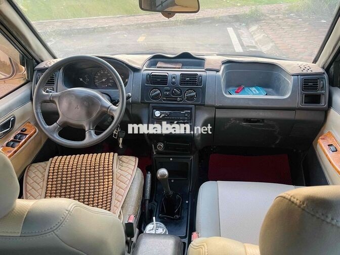 Mitsubishi Jolie 8 chỗ Vàng cát