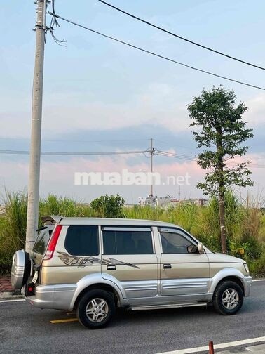 Mitsubishi Jolie 8 chỗ Vàng cát