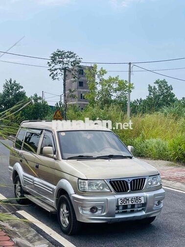 Mitsubishi Jolie 8 chỗ Vàng cát