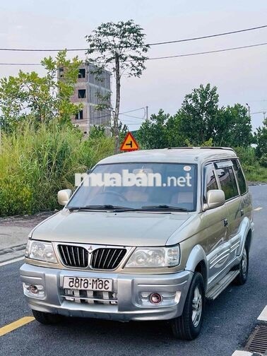 Mitsubishi Jolie 8 chỗ Vàng cát