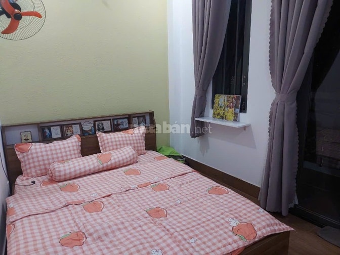 Bán nhà hai mặt tien hẻm, hẻm thông gần chợ và siêu thị 