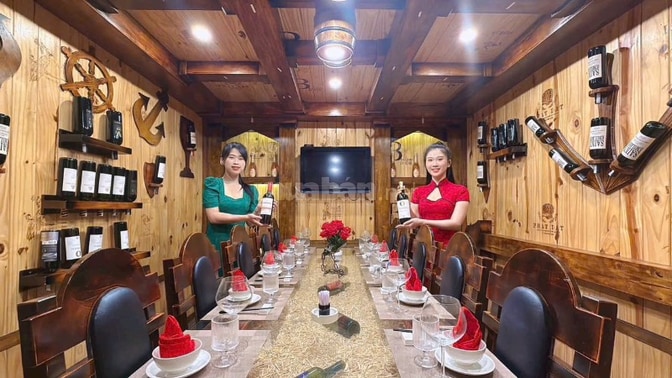 Cần sang lại nhà hàng phòng trà mặt tiền Trường Chinh Q.Tân Bình