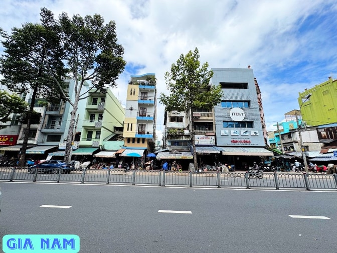 BÁN NHÀ GÓC 2 MẶT TIỀN KINH DOANH : ĐƯỜNG TẠ UYÊN - P. 15 - Q. 5 - HCM
