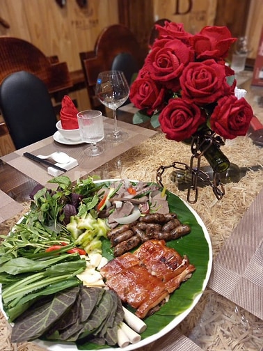 Cần sang lại nhà hàng phòng trà mặt tiền Trường Chinh Q.Tân Bình