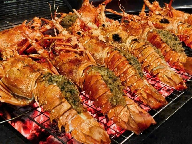 Cần sang lại nhà hàng phòng trà mặt tiền Trường Chinh Q.Tân Bình