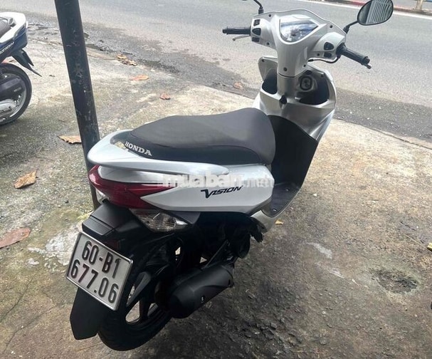 Honda Vision Trắng 2012