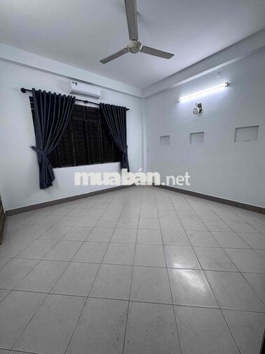nhà mặt tiền kinh doanh khu tên lửa