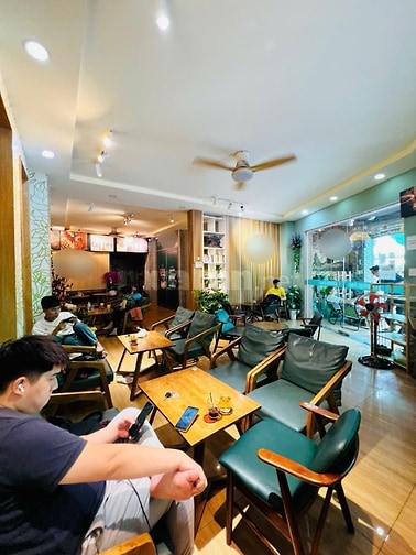 Sang quán cafe góc 2 mặt tiền gần ĐH Bách Khoa , ĐH Hoa Sen Quận 10