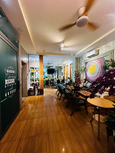 Sang quán cafe góc 2 mặt tiền gần ĐH Bách Khoa , ĐH Hoa Sen Quận 10