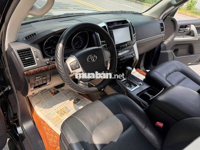 Bán Toyota Land Cruiser 4.6 sản xuất 2015.