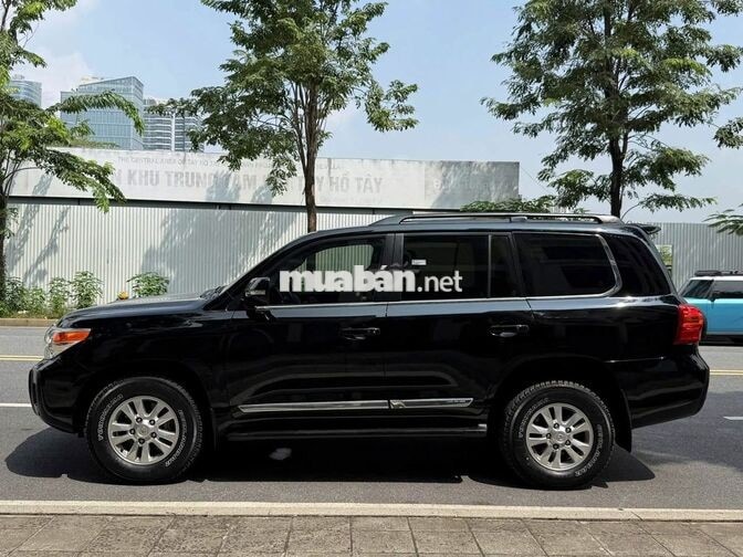 Bán Toyota Land Cruiser 4.6 sản xuất 2015.
