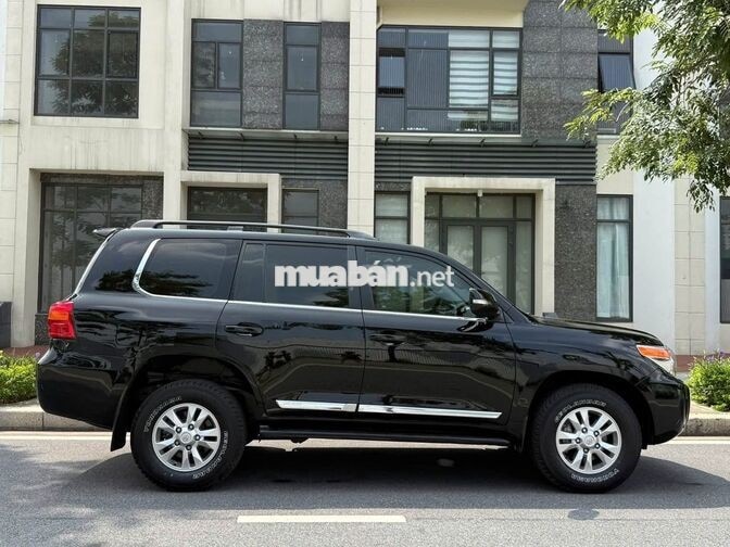Bán Toyota Land Cruiser 4.6 sản xuất 2015.