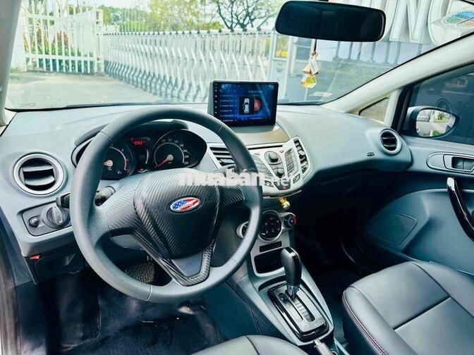 Ford Fiesta 2012 Tự động Vàng cát