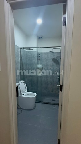 Cho thuê nhà 4 tầng mặt tiền Bùi Tá Hán quận 2. 35 triệu/tháng.