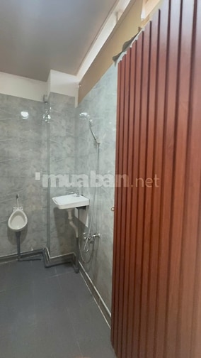 Cho thuê nhà 4 tầng mặt tiền Bùi Tá Hán quận 2. 35 triệu/tháng.