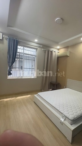 Cho thuê nhà 4 tầng mặt tiền Bùi Tá Hán quận 2. 35 triệu/tháng.