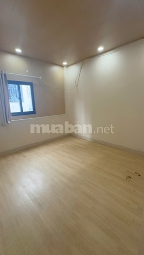 Cho thuê nhà 4 tầng mặt tiền Bùi Tá Hán quận 2. 35 triệu/tháng.