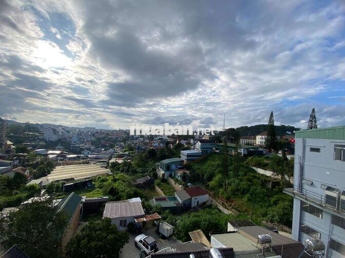 Cho thuê mặt bằng mặt tiền 400m2 // 3 tháng 4 cửa ngõ thành phố 