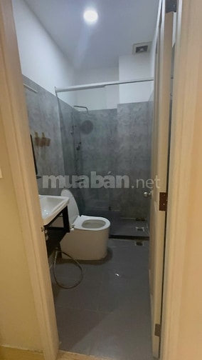 Cho thuê nhà 4 tầng mặt tiền Bùi Tá Hán quận 2. 35 triệu/tháng.