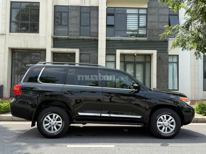 Bán Toyota Land Cruiser 4.6 sản xuất 2015.
