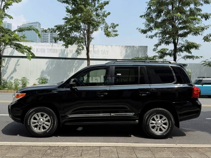 Bán Toyota Land Cruiser 4.6 sản xuất 2015.