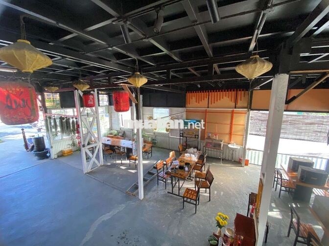 Cho thuê mặt bằng mặt tiền 400m2 // 3 tháng 4 cửa ngõ thành phố 