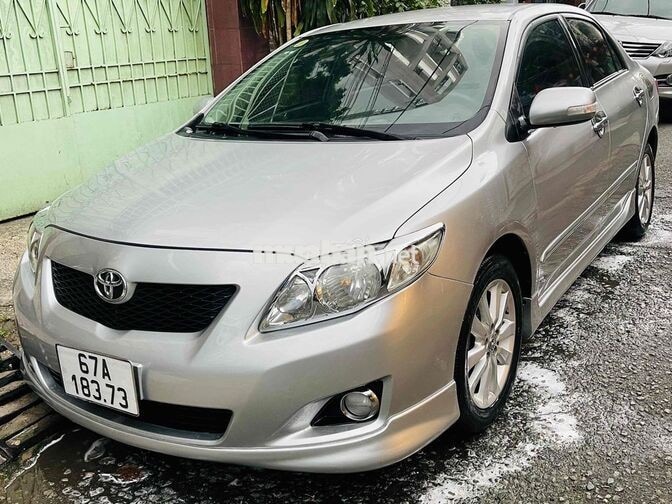 Corolla Altis 2010 2.0V cực chất và rất đẹp