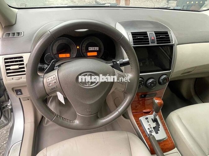 Corolla Altis 2010 2.0V cực chất và rất đẹp