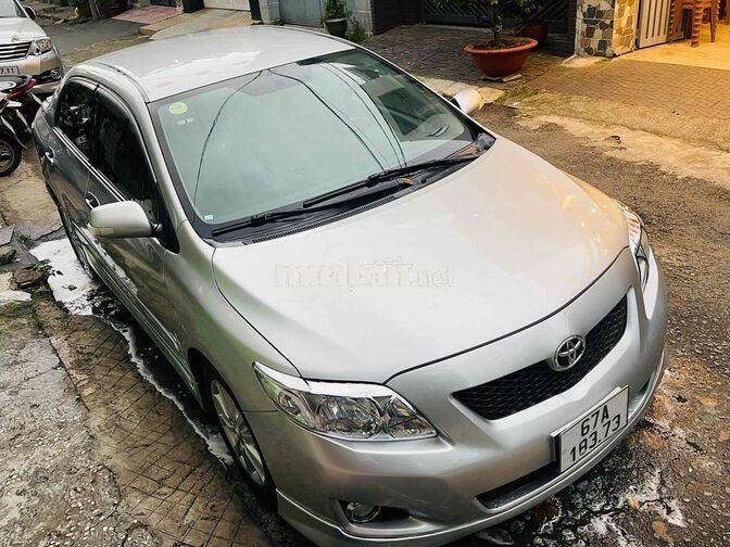 Corolla Altis 2010 2.0V cực chất và rất đẹp