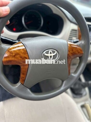 Toyota Innova 8 chỗ Số sàn Bạc