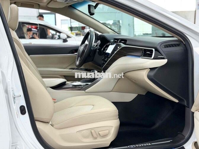 🚘 Toyota Camry 2.5Q 2021 Trắng Ngọc Trai 13.000km