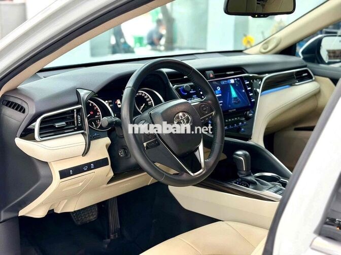 🚘 Toyota Camry 2.5Q 2021 Trắng Ngọc Trai 13.000km