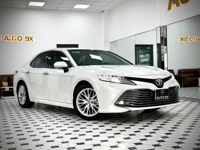 🚘 Toyota Camry 2.5Q 2021 Trắng Ngọc Trai 13.000km