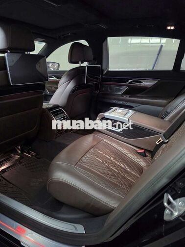 BMW 740 Prue  2021 69000 km Đen