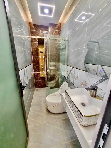 NHÀ ĐẸP CÓ THANG MÁY 4X17M 4 TẤM HƯƠNG LỘ 2 ....chính chủ cho thuê