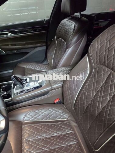 BMW 740 Prue  2021 69000 km Đen