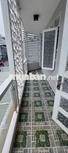 Cho thuê nhà MT 6M ,DTSD 200m2