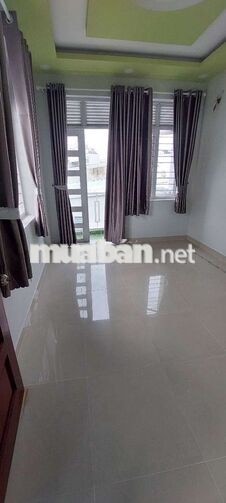 Cho thuê nhà MT 6M ,DTSD 200m2